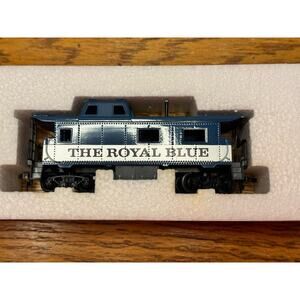 Tyco Electric Train HO Gauge Model Railroad The Royal Blue Caboose